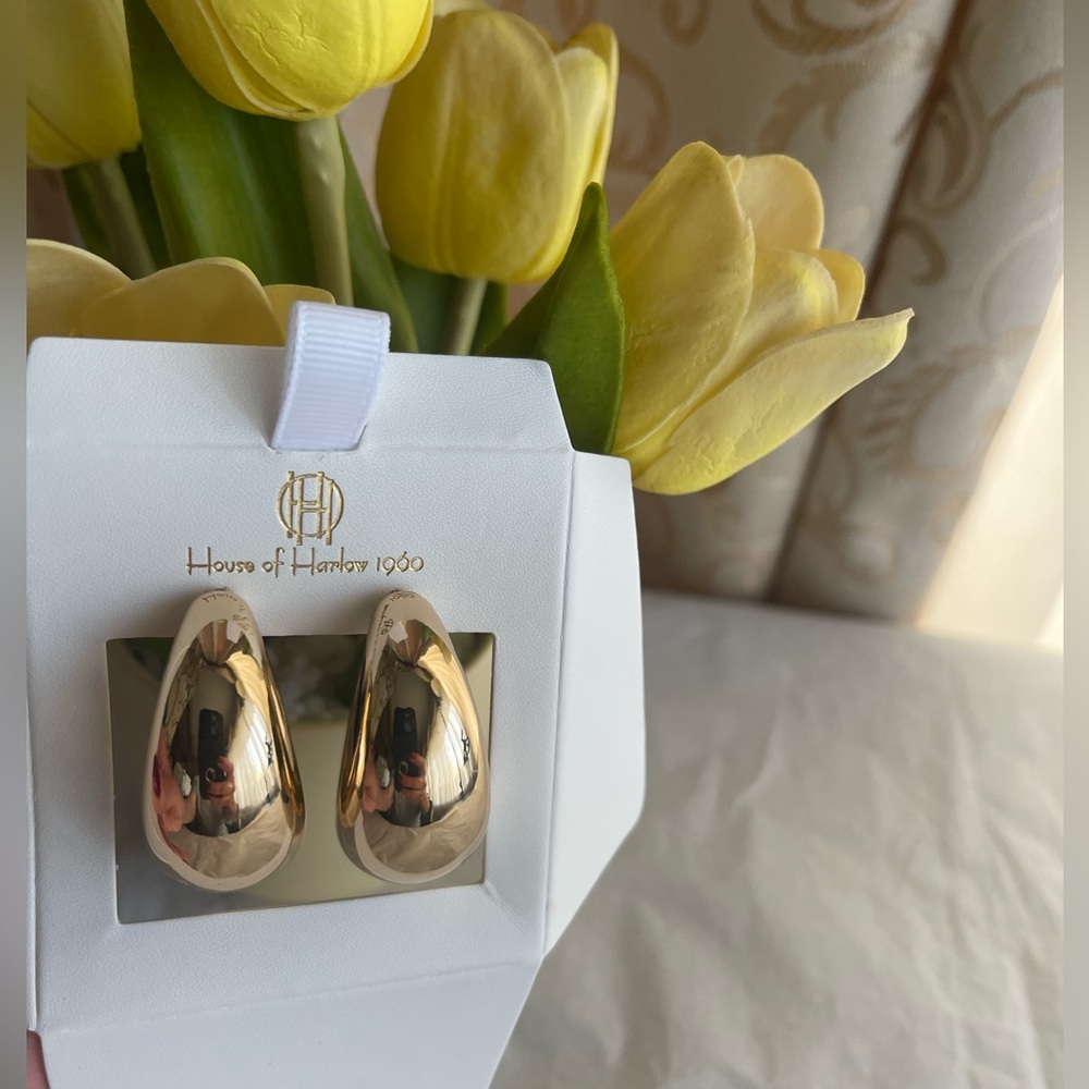 The House of Harlow  CHUNKY Drop Earrings GOLD